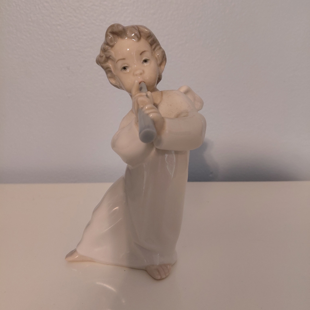 Lladro  Angel with Flute Figurine